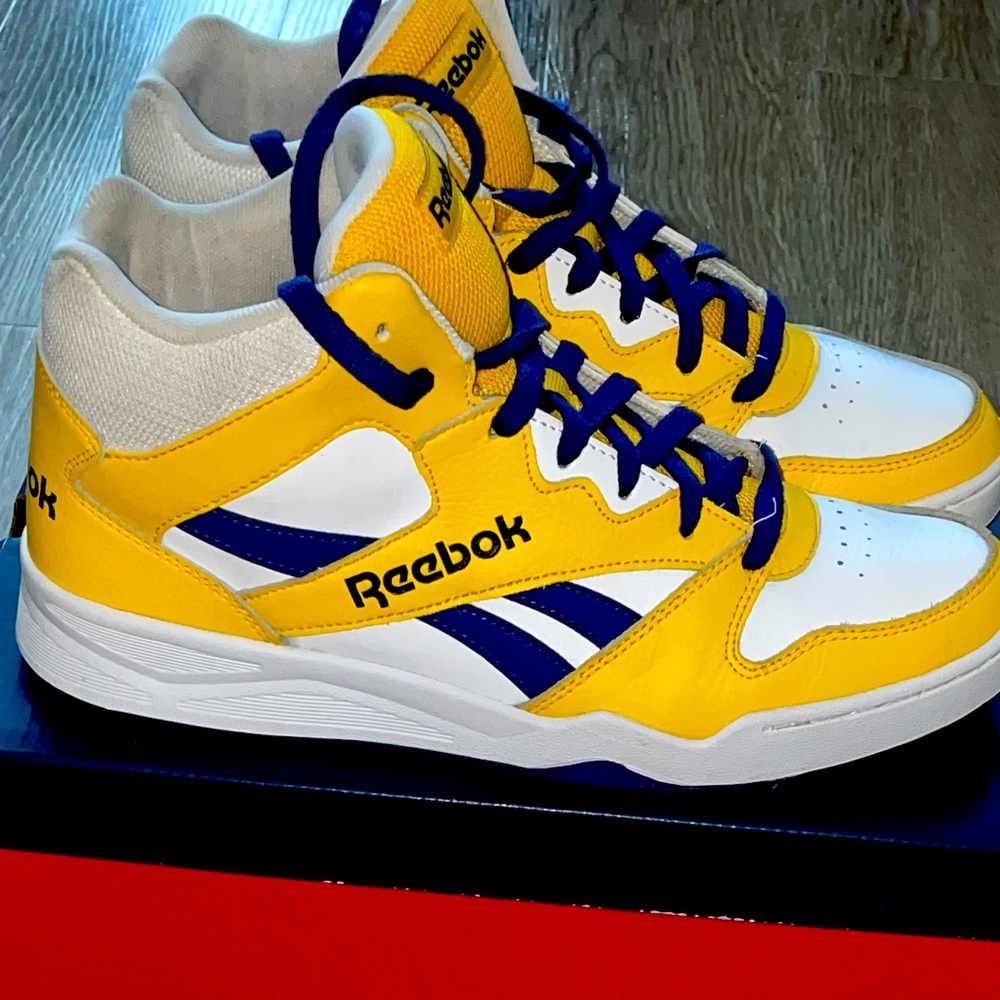 Reebok basketball tennis shoes ( Men’s)